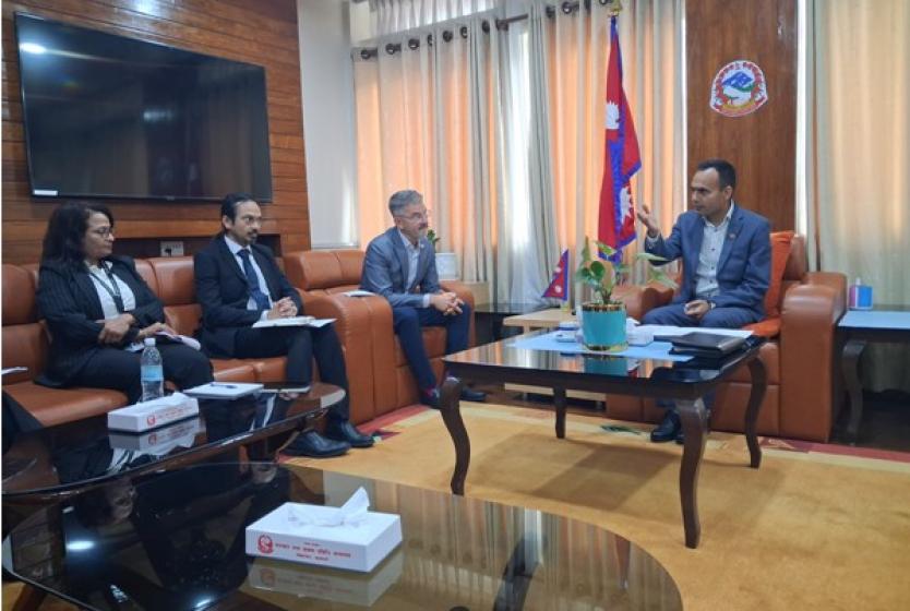 सञ्चार तथा सूचना प्रविधि मन्त्री तथा विश्व बैकका प्रतिनिधि मण्डलविच  भेटघाट