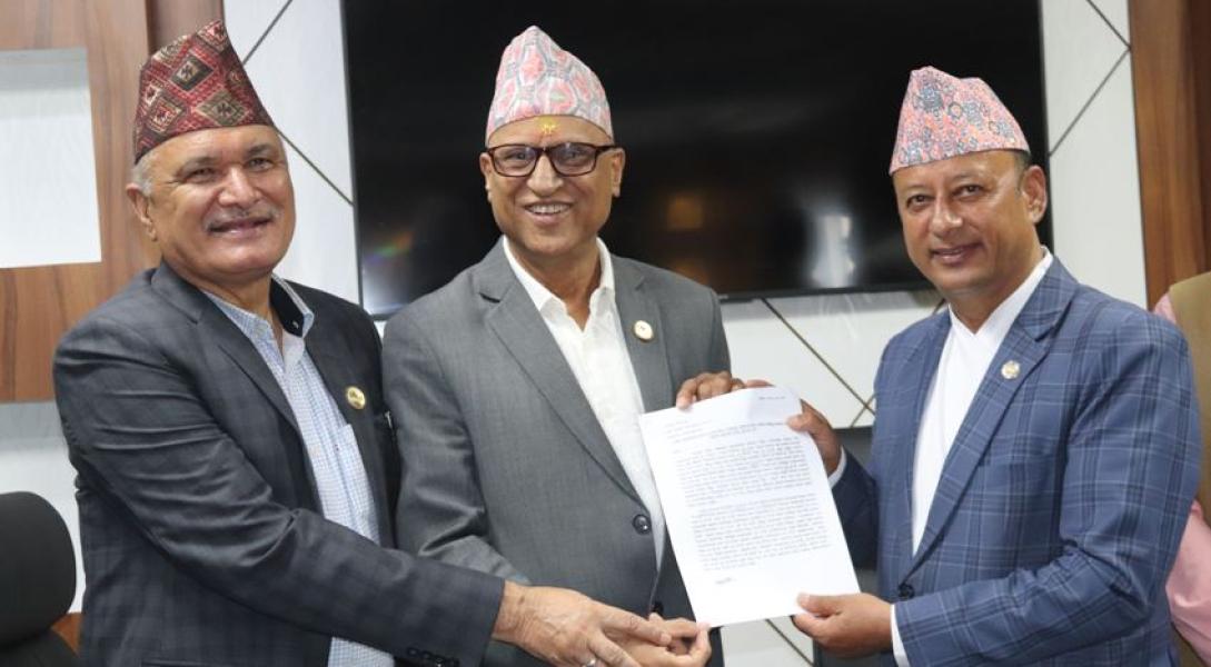 प्रसारणलाइनको क्षमता विस्तारमा सरकार लागिरहेको उर्जा मन्त्रीको भनाई ।