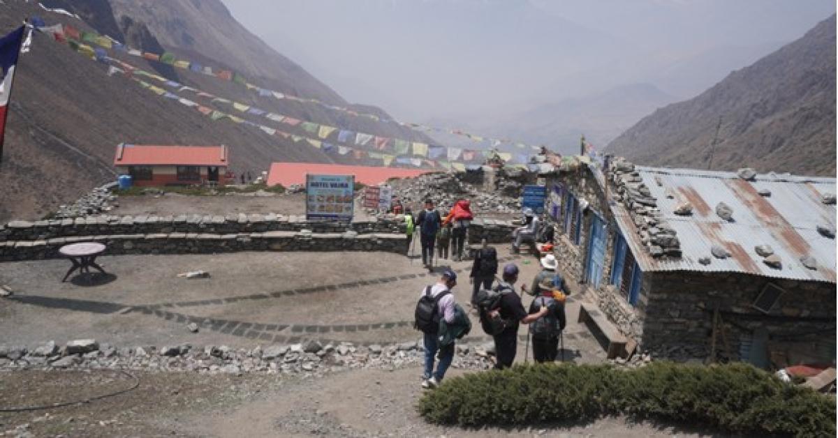 पर्यटकको  पर्खाइमा थोरङ फेदी