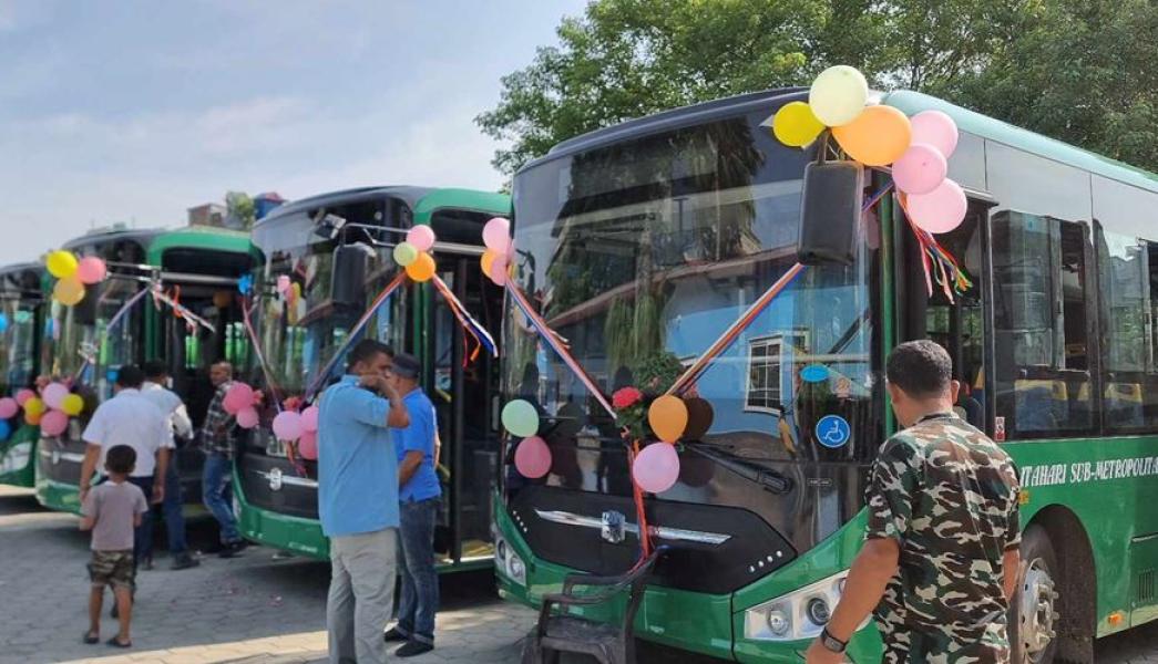 इटहरीमा सुरुभयो बिजुली बस सेवा