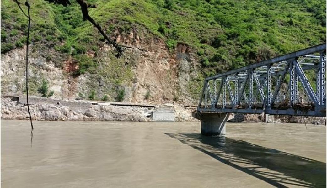 सिन्धुलीलाई रामेछाप र ओखलढुङ्गासँग जोड्ने १० पुलमा क्षति