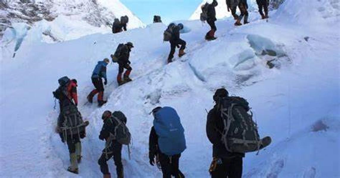 शरद्कालीन सिजनमा कुन हिमाल चढ्न कति आरोहीले लिए अनुमति ?