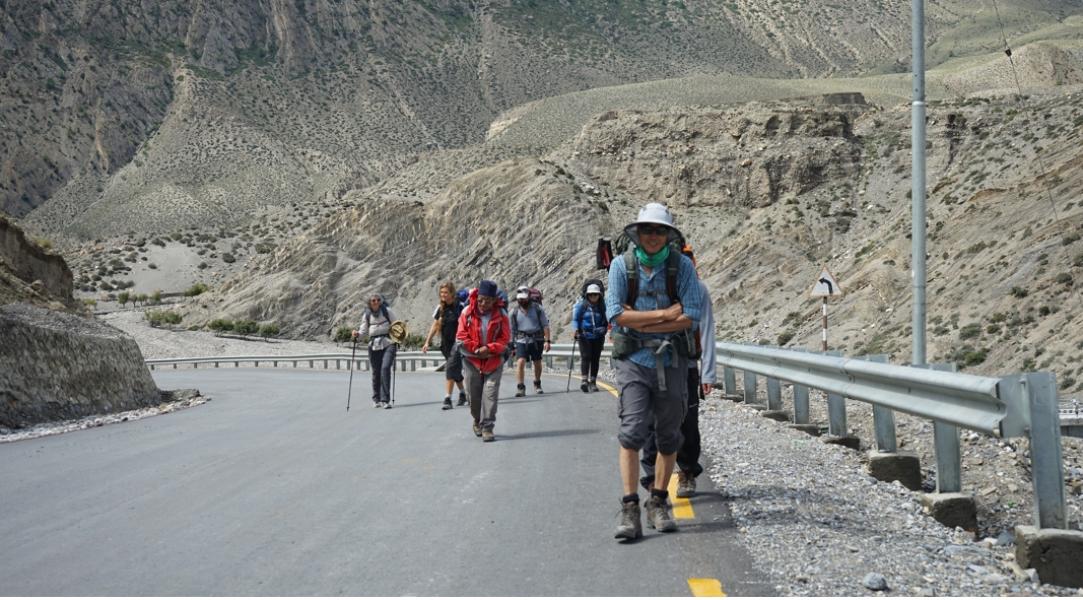 मुस्ताङमा बाह्य पर्यटकको चहलपहल बढ्न थाल्यो
