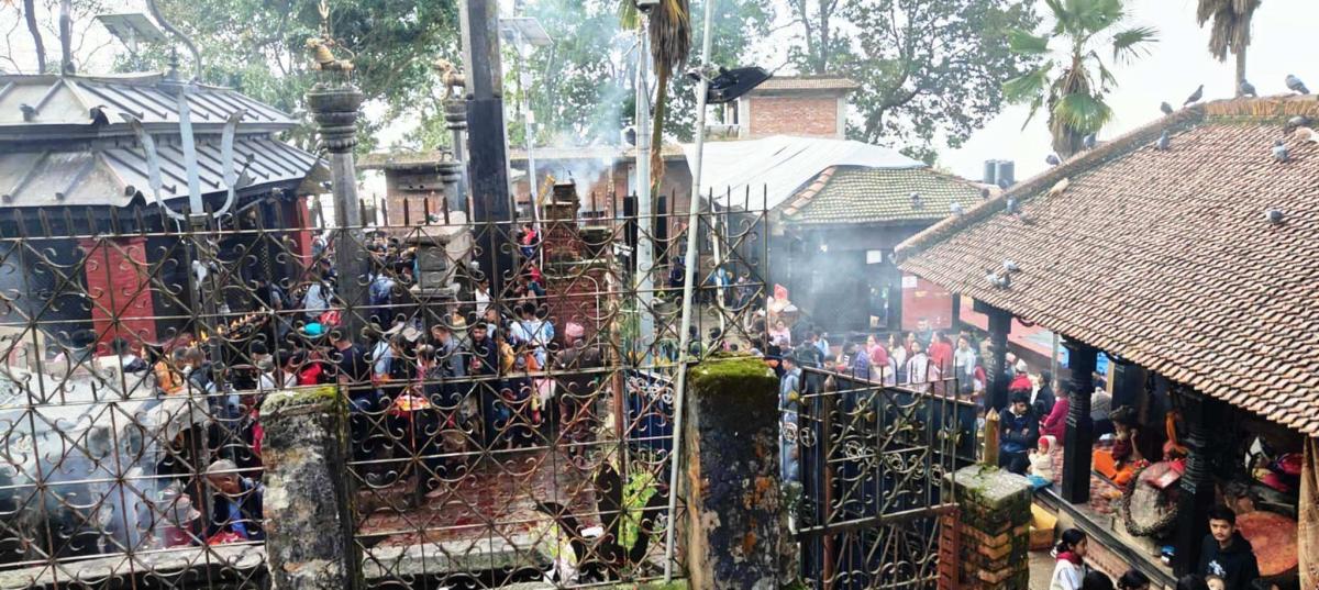 एक शिला तीन अवतार मानिने प्रशिद्द भीमेश्वर मन्दिर,दोलखामा भक्तजनको भीड