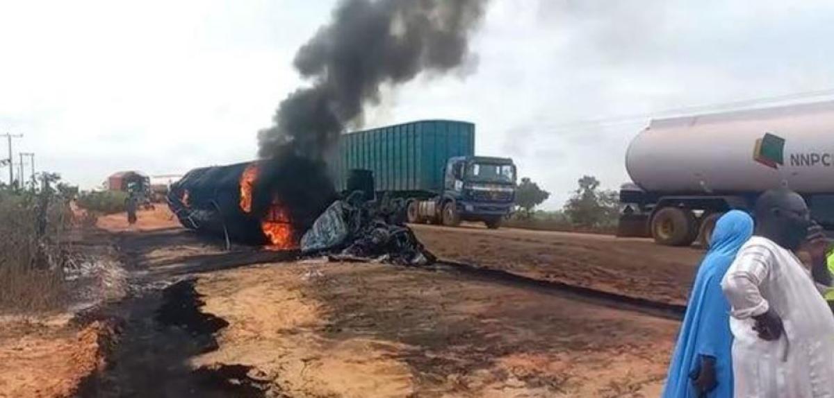 नाइजेरियामा इन्धन ट्याङ्कर विस्फोटमा करिब १०० को मृत्यु
