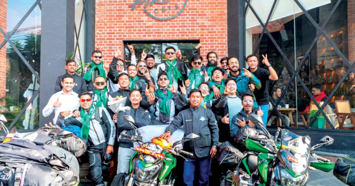 बजाज डोमिनारको टोली निस्कियो लद्दाख यात्रामा