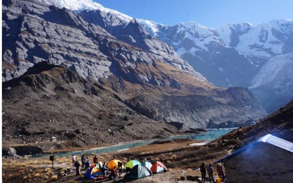 अन्नपूर्ण प्रथम हिमालको आधार शिविर क्षेत्रमा आन्तरिक पर्यटकको भीड