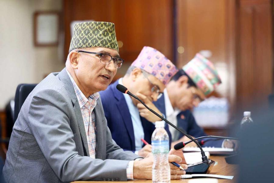 अर्थ मन्त्रालय व्यावसायिक र औद्योगिक वातावरण सिर्जनामा केन्द्रीत हुने