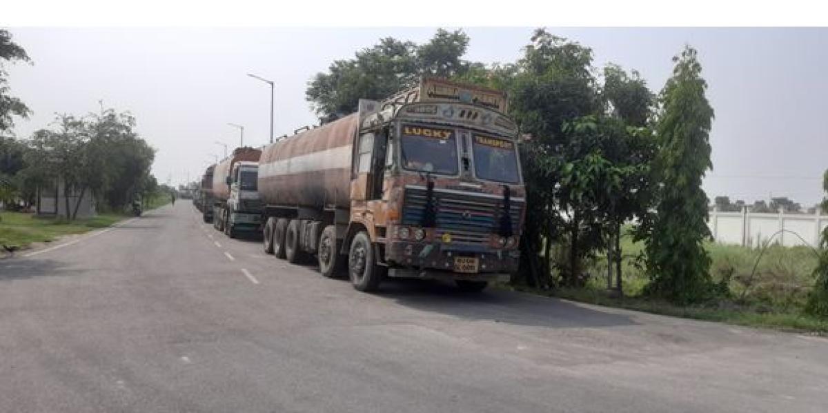 वीरगञ्जबाट पेट्रोलियम पदार्थको आयात २५ प्रतिशतले घट्यो