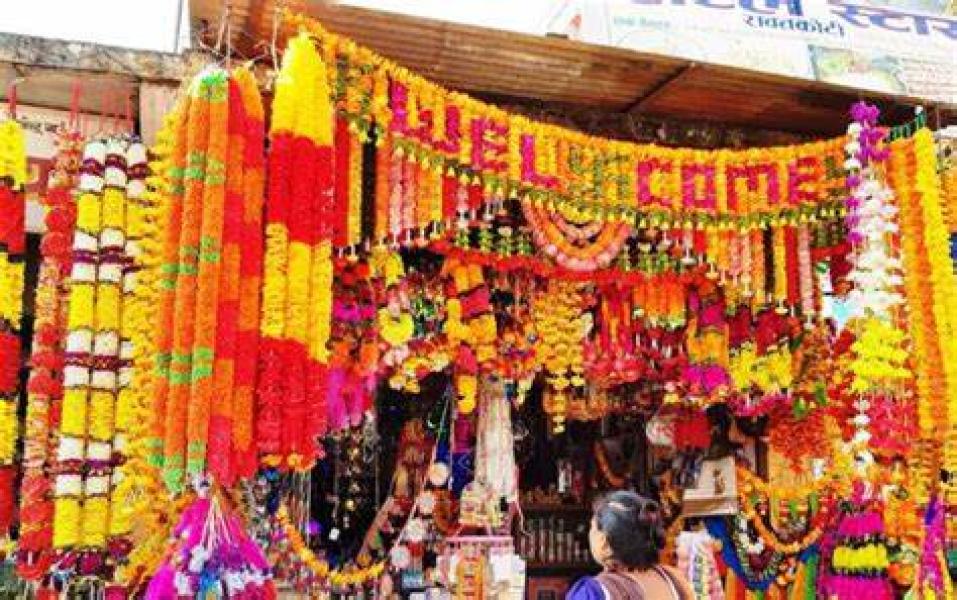 प्लास्टिकका पुष्प गुच्छा तथा माला प्रयोगमा रोक