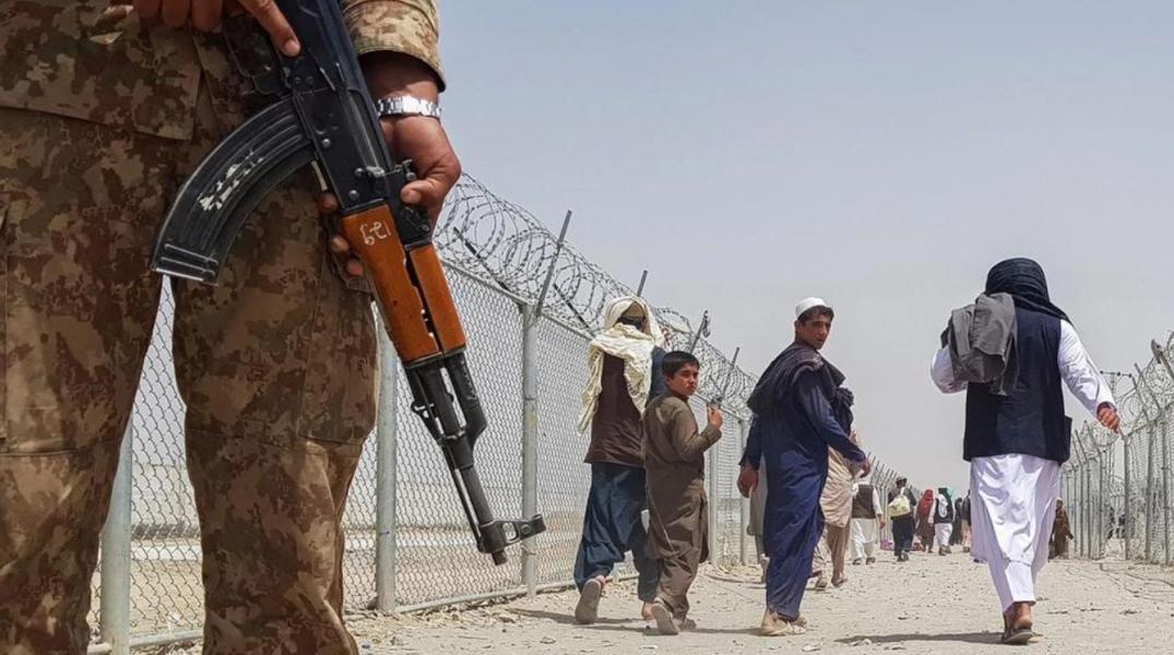 पाकिस्तानी तालिबानको आक्रमणमा परी १० जना प्रहरीको मृत्यु
