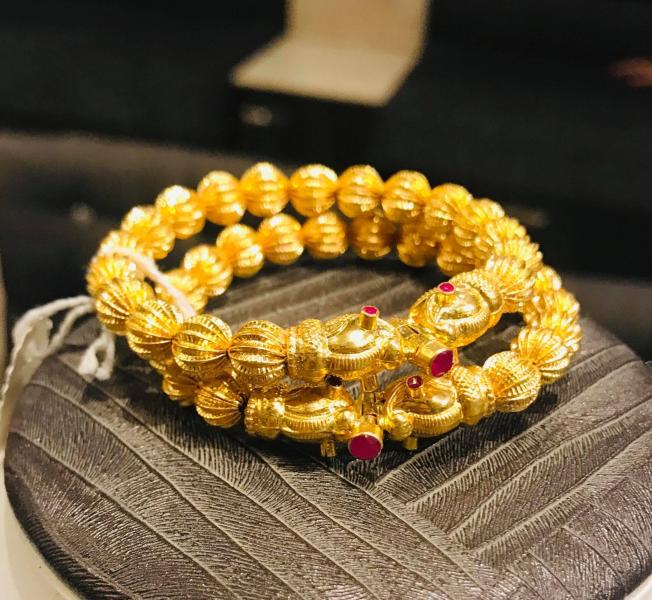 सुनको मुल्यले गर्यो फेरी रेकर्ड ब्रेक, तोलाको  एक लाख  ६७ हजार ४ सय