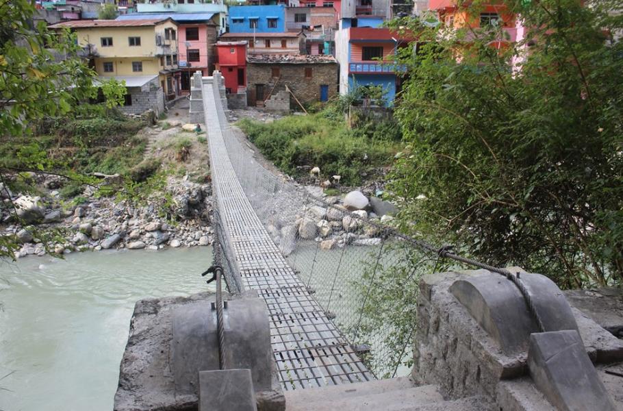 शताब्दी पुरानो झोलुङ्गे पुल मर्मतसम्भार