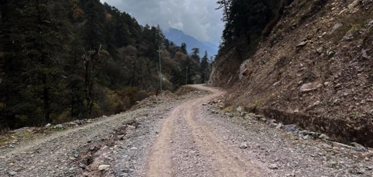 बागलुङ–पूर्वी रुकुम सडक कालोपत्र नहुँदा समस्या