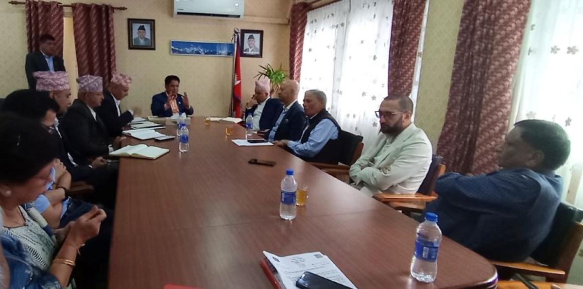 उखु उत्पादक र चिनी उद्योगका समस्या समाधान गर्न मन्त्री भण्डारीको प्रस्ताव