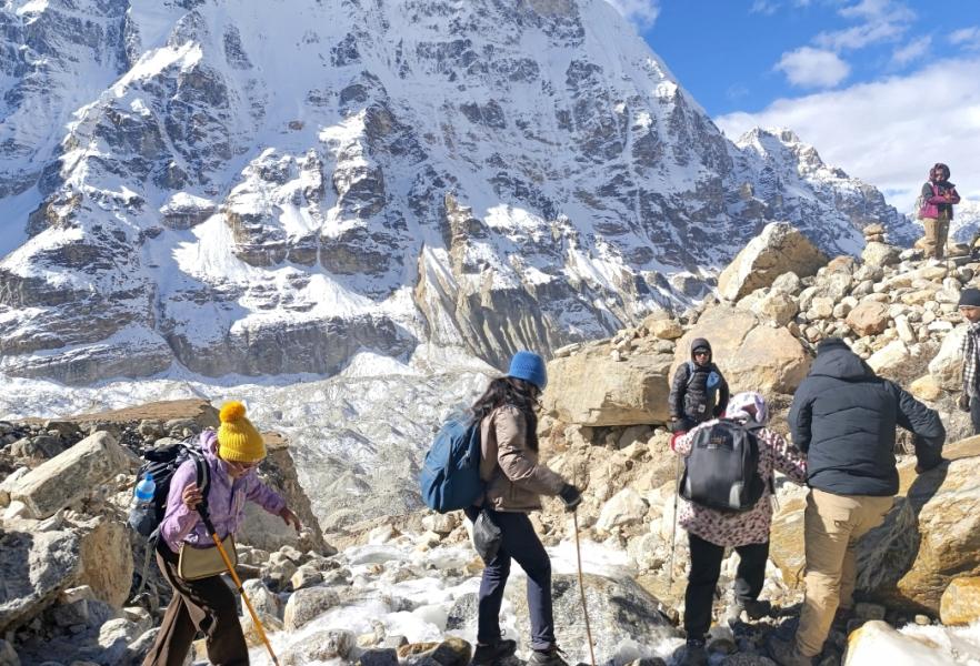 कञ्चनजङ्घा क्षेत्रमा पर्यटकको सङ्ख्या वृद्धि हुँदा होटल व्यवसाय चलायमान