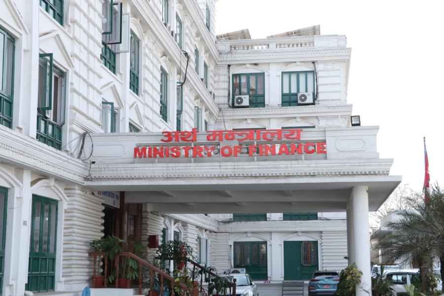 सरकारलाई खर्चको जोहो गर्न धौ धौ