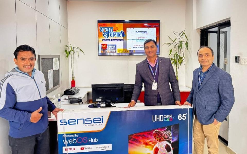 सेन्सेईको दशैं-तिहार योजनाका विजेतालाई टिभी हस्तान्तरण