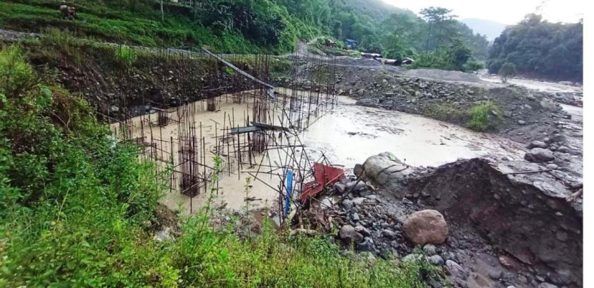 बाढीले बगाएका मजदुरको शव फेला