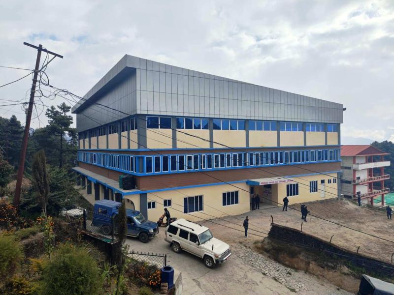 भीमेश्वर नगरपालिकामा  निर्माण गरिएकाे कभर्डहल