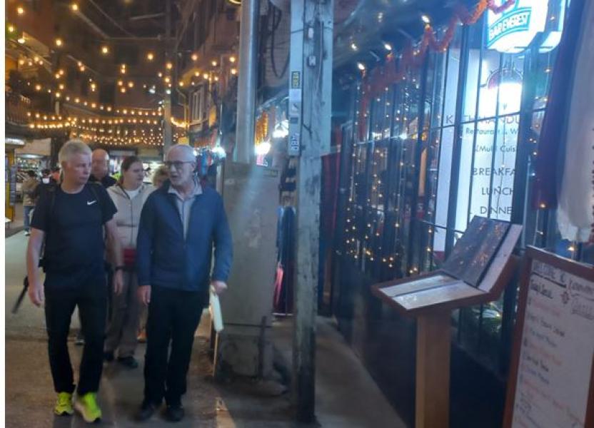 ठमेलमा पर्यटक आए, व्यापार बढेन’