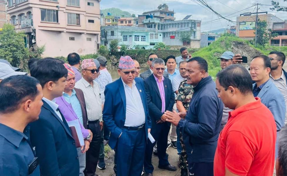 मन्त्री दाहालद्वारा बनेपाको डुबान क्षेत्र अवलोकन