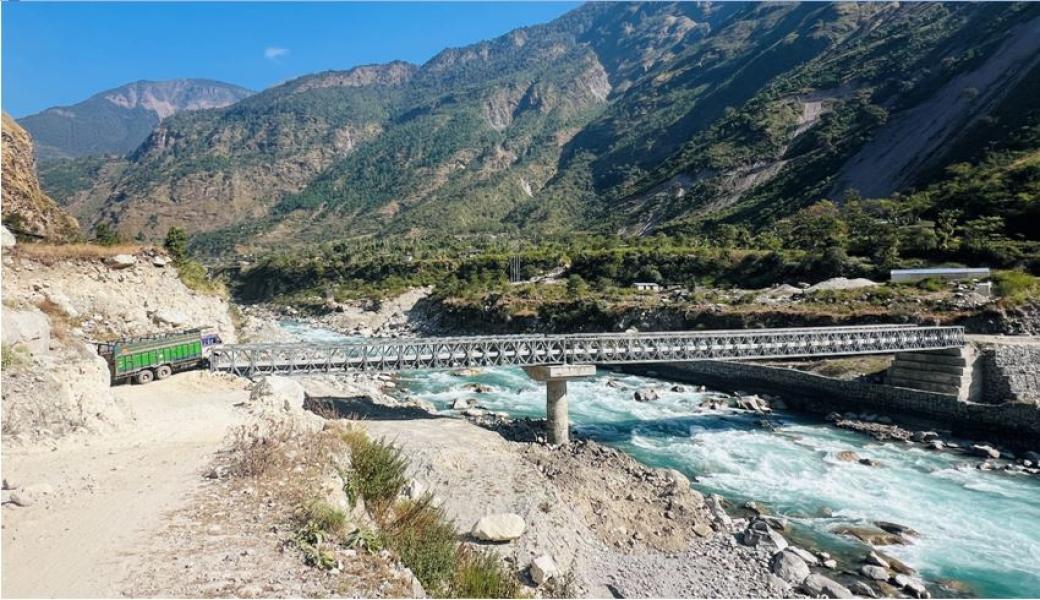 कर्णाली समृद्धिको आधार बन्दै सडक,  स्याउ र जडीबुटीले पाउन थाल्यो बजार