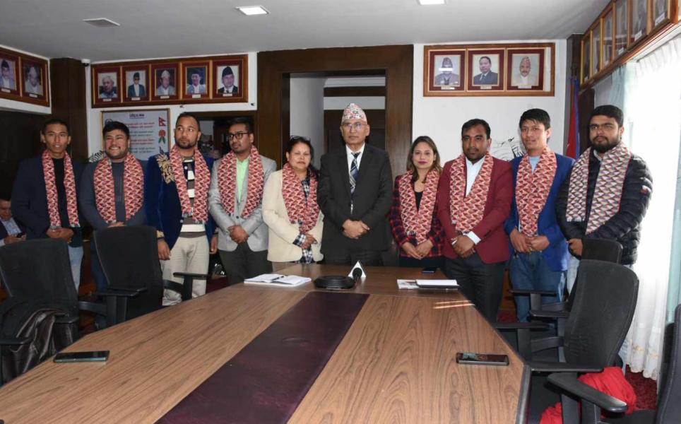 अर्थतन्त्रका सूचकहरु ओरालो लाग्ने क्रम रोकिएको छ : अर्थमन्त्री पौडेल