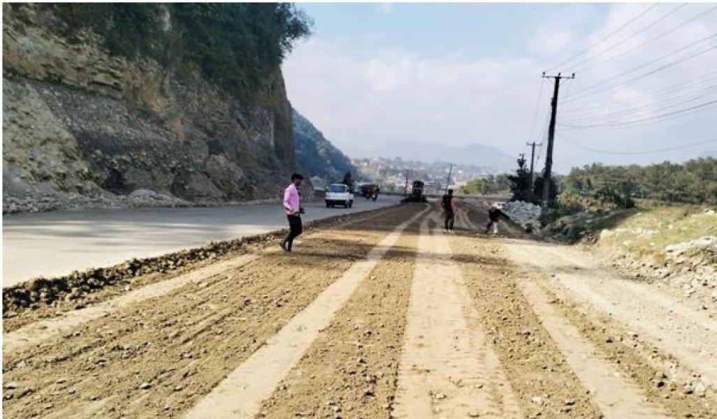 हरिचोक–याम्दी सडक स्तरोन्नतिको काम तीव्र गतिमा हुँदै