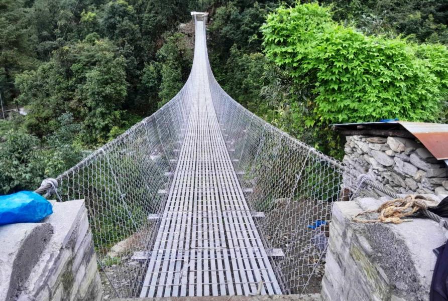 हुुर्हुुरे खोलामा झोलुुङ्गेपुल निर्माण सम्पन्न