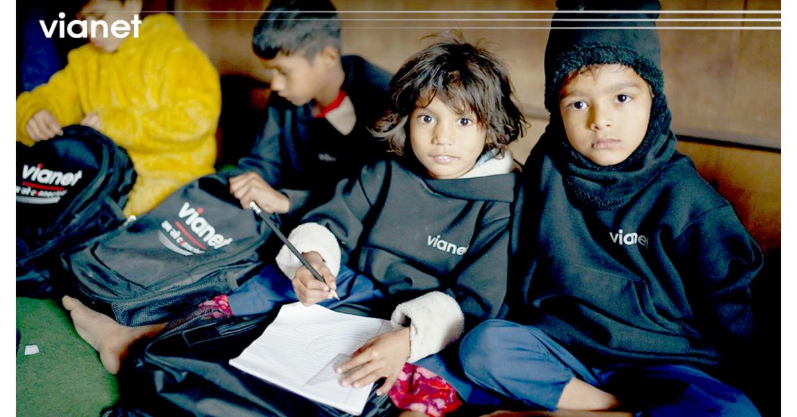 भायानेट कम्युनिकेसनले विद्यालयलाई दियो शैक्षिक सामग्री