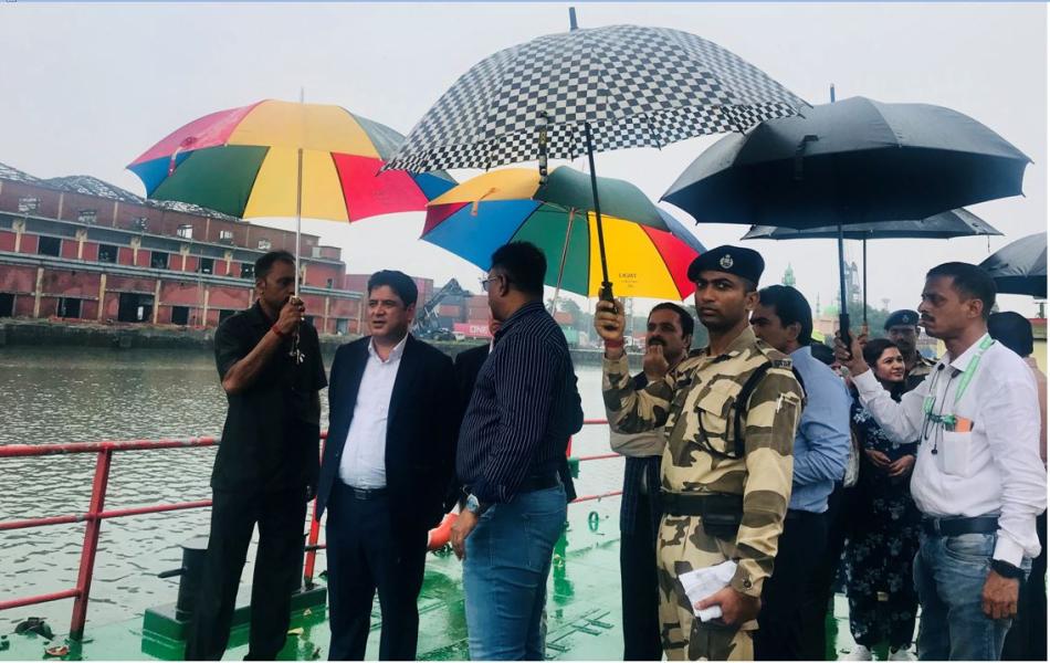 उद्योगमन्त्री भण्डारीद्वारा कोलकत्ता पोर्टको अवलोकन
