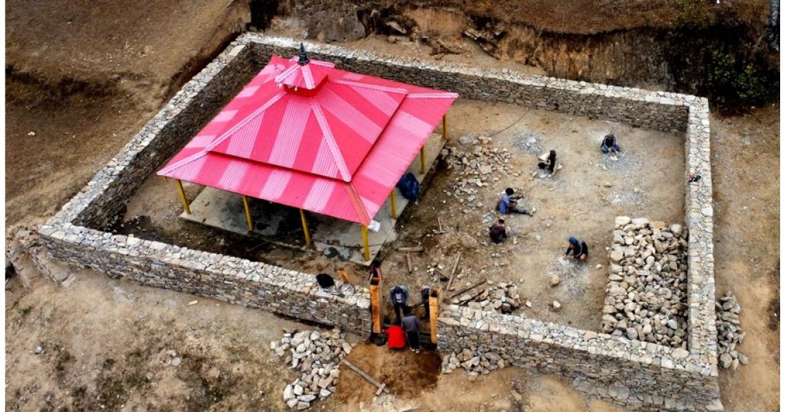 भोजपुरको प्रसद्धि सद्धिेश्वर शविपञ्चायन मन्दरि संरक्षण गर्दै स्थानीयवासी