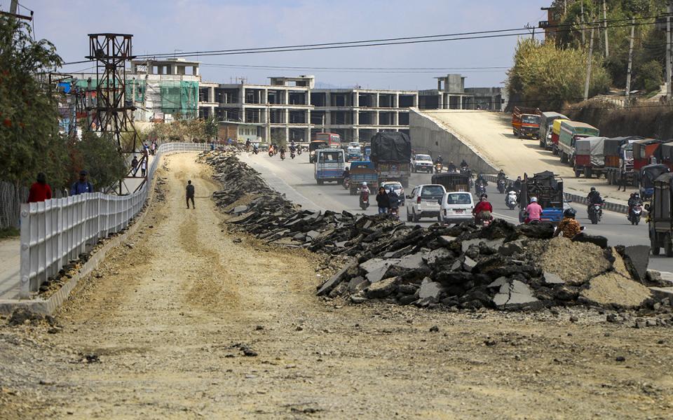 अनुमति नलिई सडक भत्काउनेलाई १० लाखसम्म जरिवाना