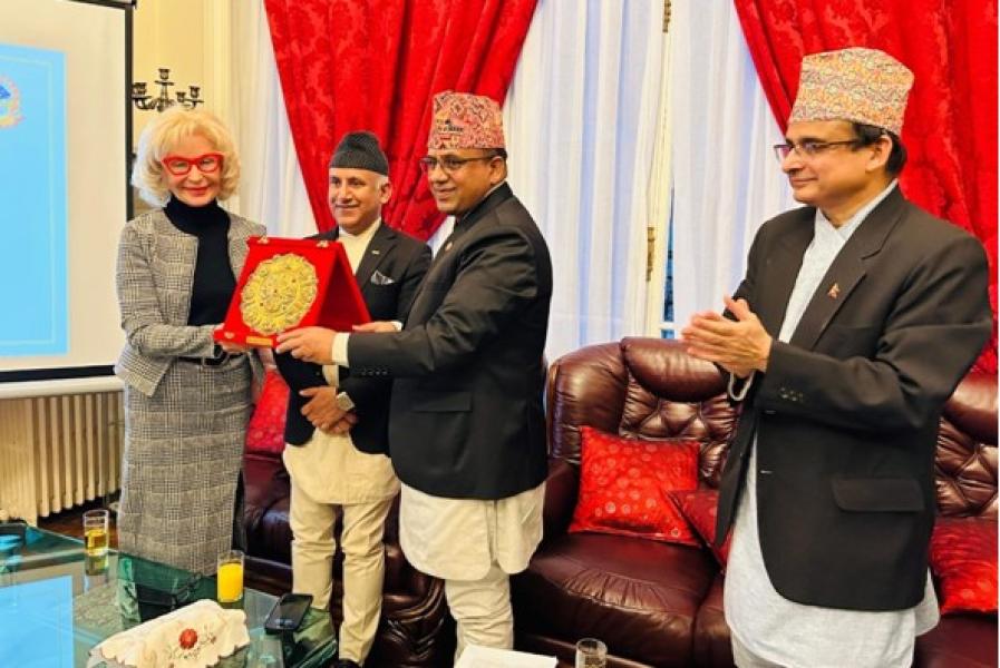 फ्रान्सेली नागरिकलाई नेपाल भ्रमण गर्न मन्त्री पाण्डेको आग्रह