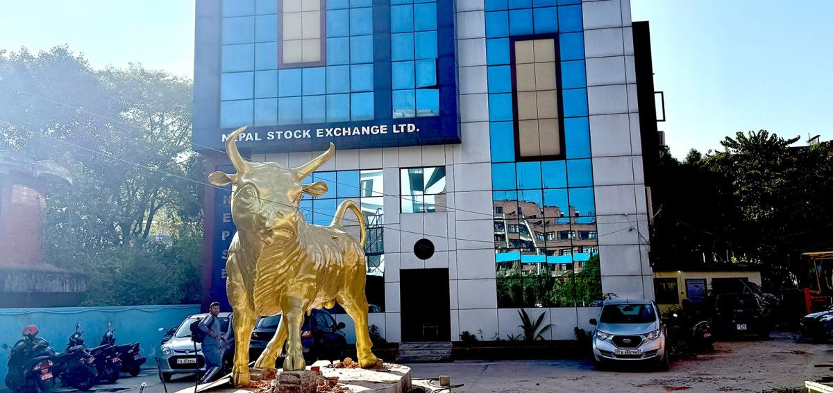 १०.१४ अंकले घट्दै २७ सय ४ विन्दुमा नेप्से