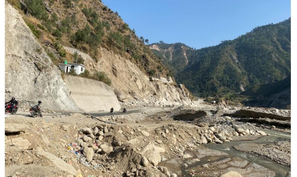 बिपी राजमार्गको क्षतिग्रस्त खण्ड स्थायी रूपमा पुनर्निर्माण गरिँदै