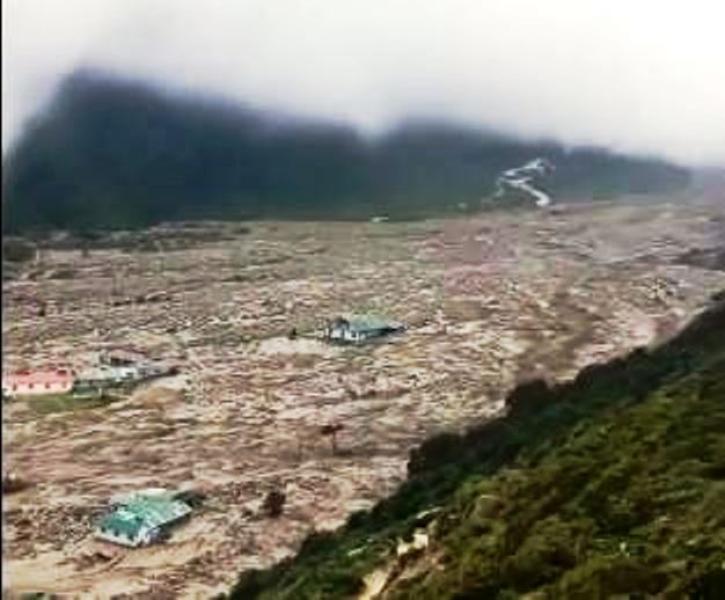 थामेको बाढीमा फसेका सात जनाको उद्दार