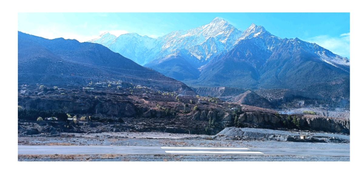 ठिनीगाउँ र निलगिरि हिमाल