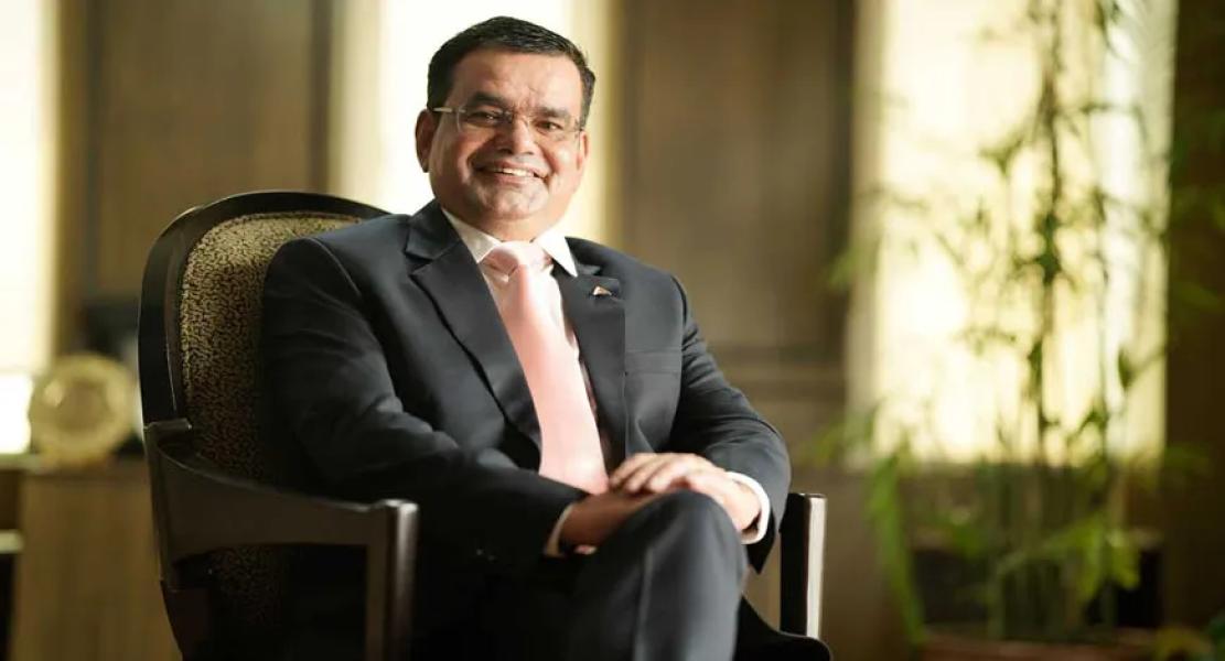 नबिल बैंकका सीईओ ढुंगाना राजिनामा दिएर गभर्नरको दौडमा