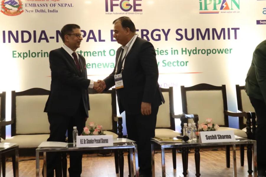 नेपालको २ हजार मेगावाटका आयोजनामा अडानी ग्रूपको चासो
