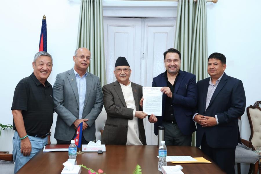 हवाई उडान क्षेत्रको अर्बौ लगानी जोगाउन व्यवसायीको माग