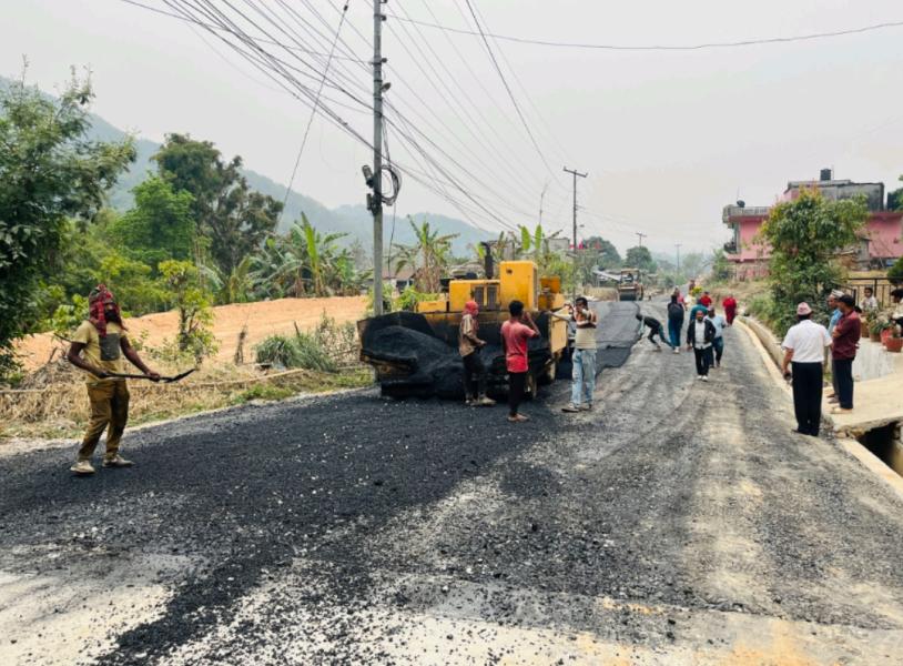 दुलेगौडा–हर्कपुर मार्ग धमाधम कालोपत्र गरिँदै