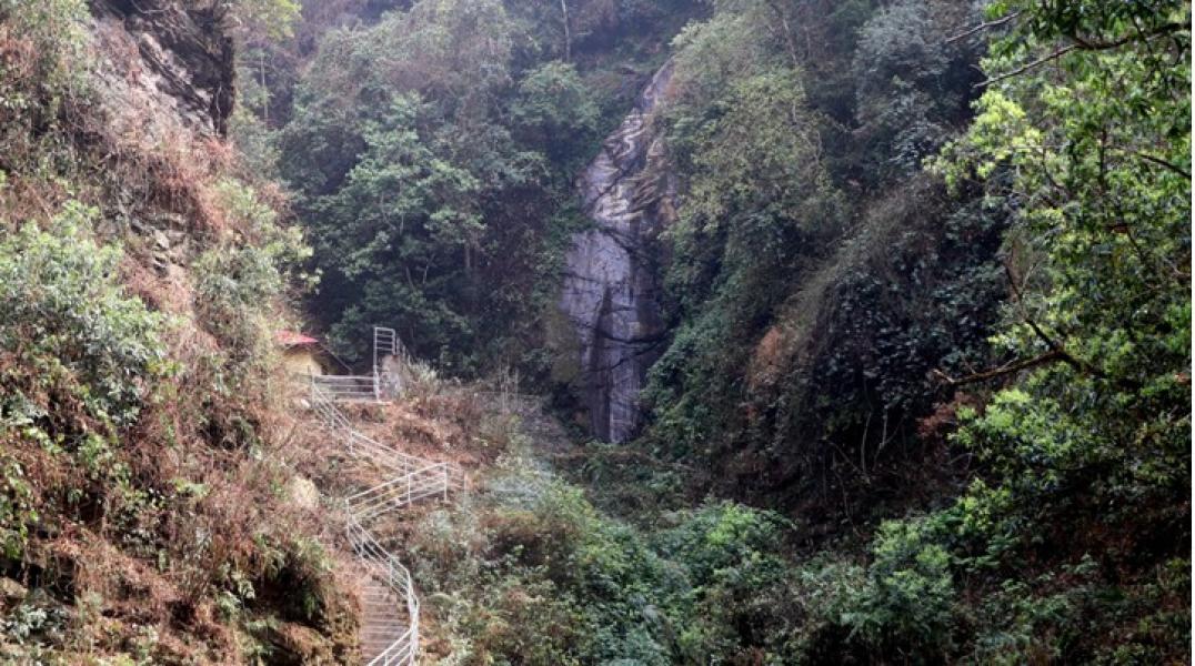 भोजपुरको पर्यटकीयस्थल नागछाँगा आझेलमा