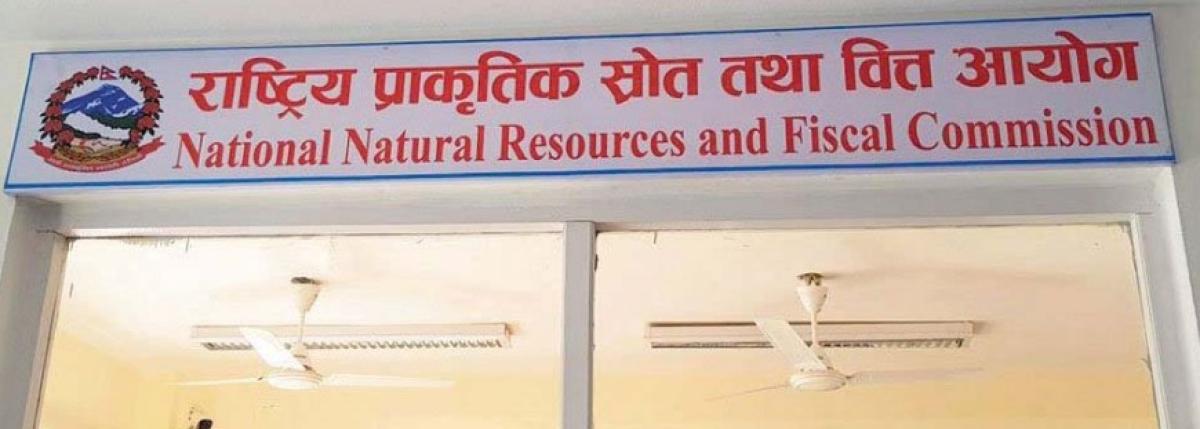 सङ्घलाई जिडिपीको पाँच र प्रदेश तथा स्थानीय तहलाई राजस्वको १२ प्रतिशत नबढ्ने गरी ऋण उठाउन सिफारिस