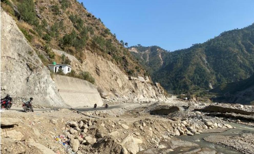 बाढीले क्षतिग्रस्त बिपी राजमार्ग : चार खण्डमा पुनर्निर्माण हुँदै