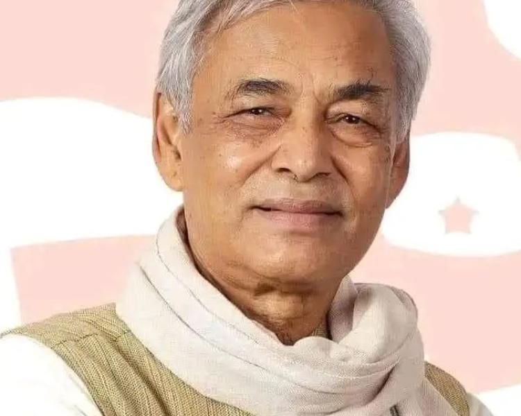 प्रदीप गिरीले बालेको समाजवादको आलोक