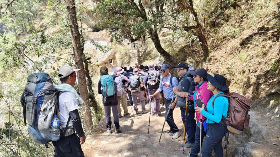 खुम्बुमा एकैदिन सात सय पर्यटकको आगमन