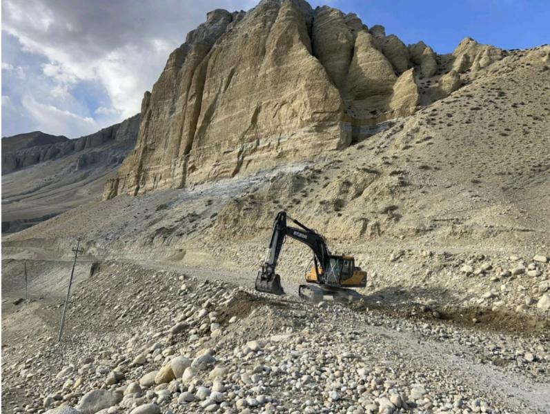 चराङ—छोसेर सडक धमाधम स्तरोन्नति