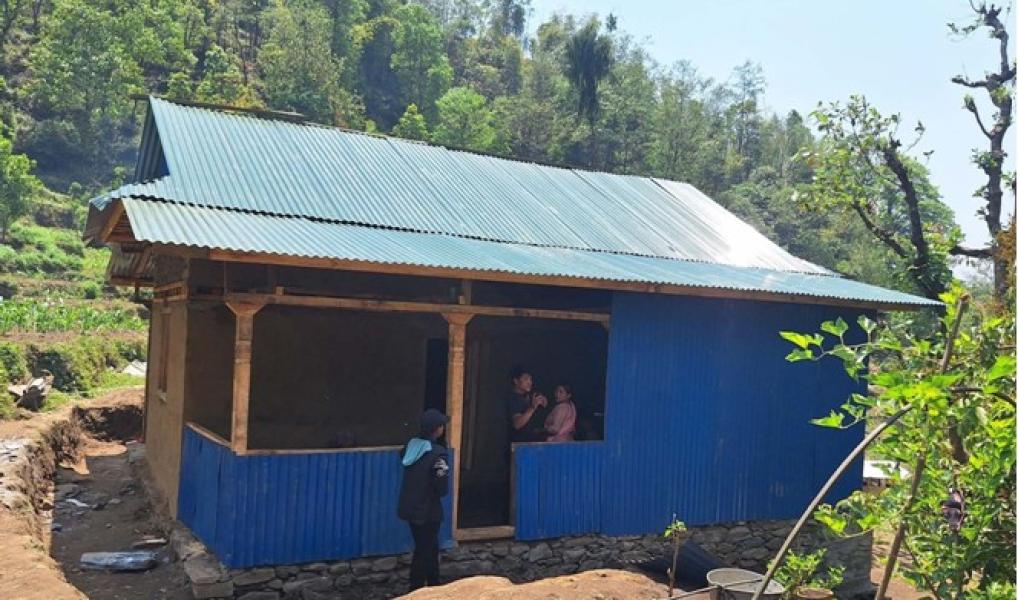 पहिरोले घरबारविहीन बनेका छितिजको परिवारलाई नयाँ घर